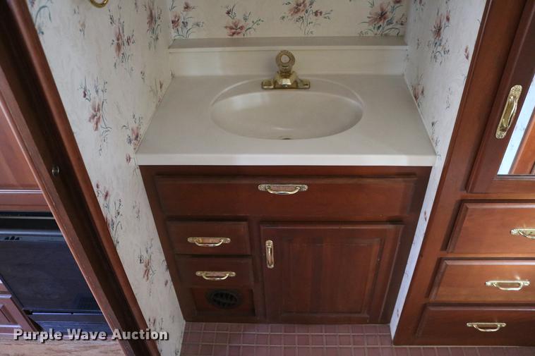 image for item DE1861 1995 Newmar London Aire RV