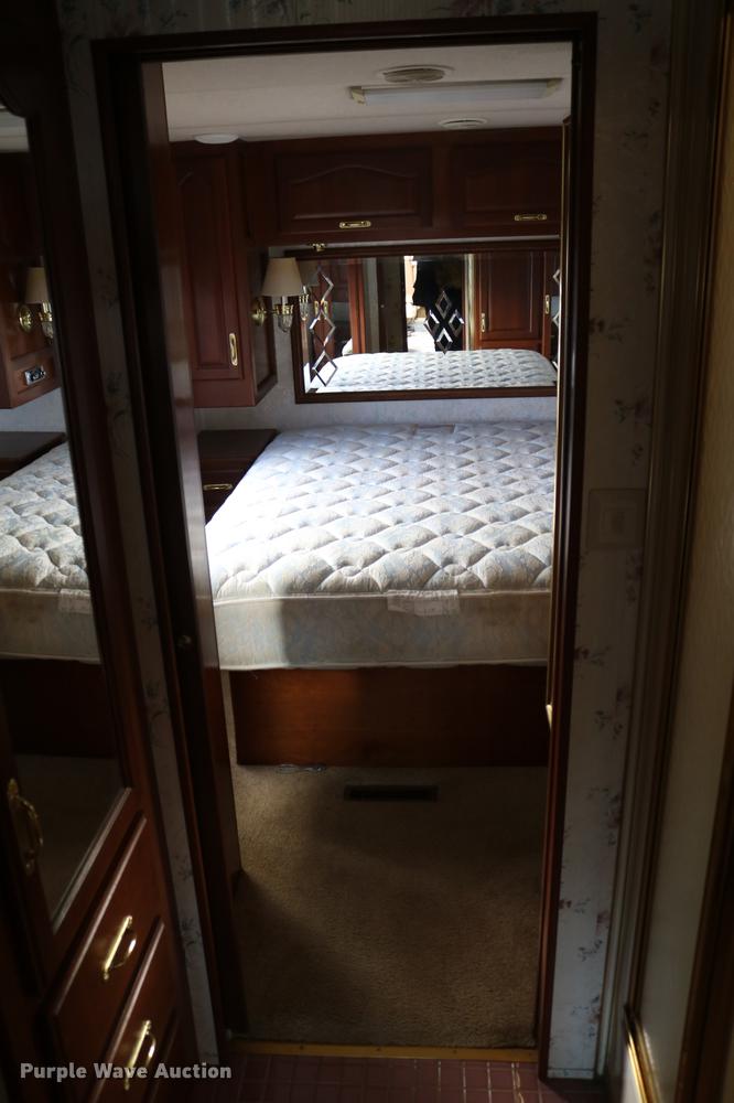 image for item DE1861 1995 Newmar London Aire RV