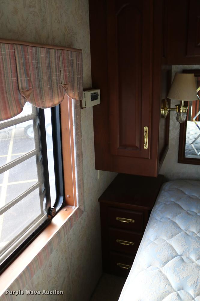 image for item DE1861 1995 Newmar London Aire RV