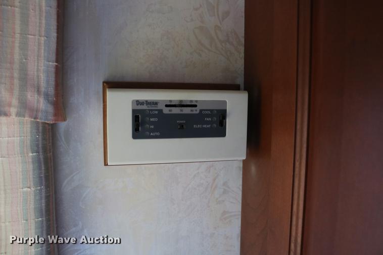 image for item DE1861 1995 Newmar London Aire RV