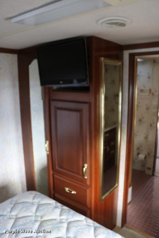 image for item DE1861 1995 Newmar London Aire RV