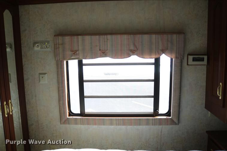 image for item DE1861 1995 Newmar London Aire RV