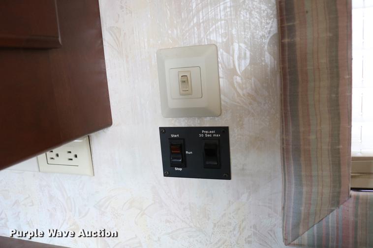 image for item DE1861 1995 Newmar London Aire RV