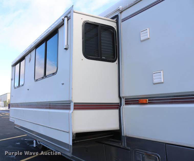 image for item DE1861 1995 Newmar London Aire RV