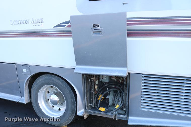 image for item DE1861 1995 Newmar London Aire RV