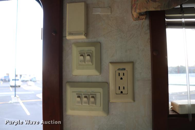 image for item DE1861 1995 Newmar London Aire RV