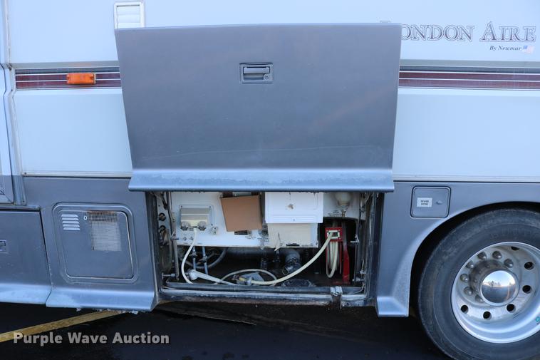 image for item DE1861 1995 Newmar London Aire RV