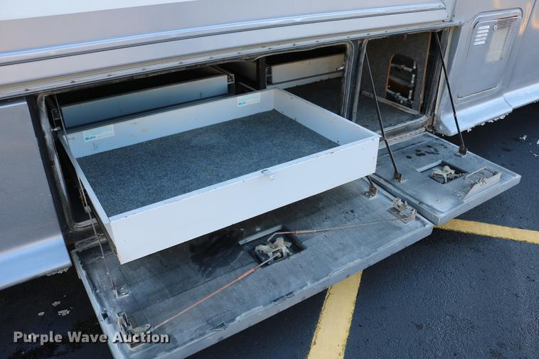 image for item DE1861 1995 Newmar London Aire RV