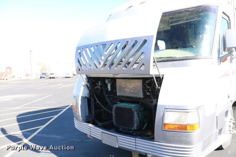 image for item DE1861 1995 Newmar London Aire RV