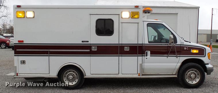 image for item DE4974 1993 Ford Econoline E350 ambulance