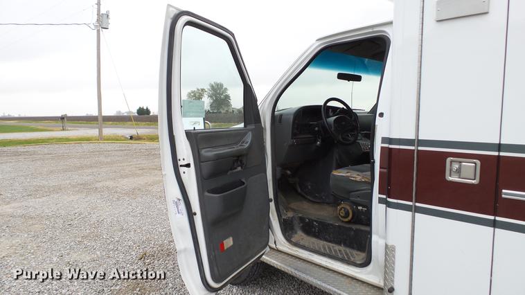 image for item DE4974 1993 Ford Econoline E350 ambulance