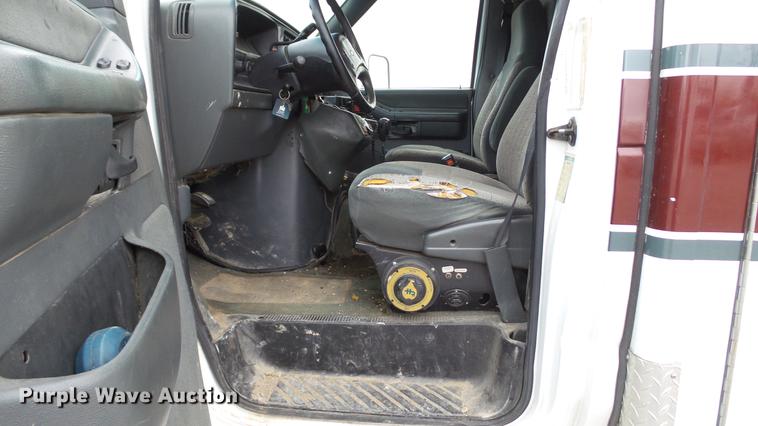 image for item DE4974 1993 Ford Econoline E350 ambulance