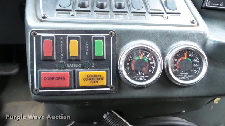 image for item DE4974 1993 Ford Econoline E350 ambulance