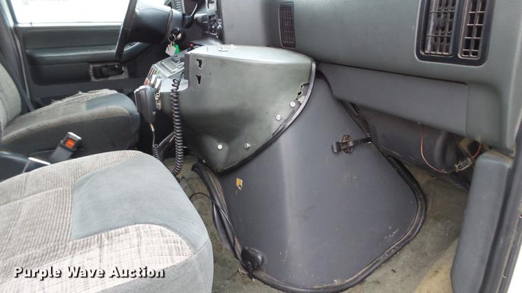 image for item DE4974 1993 Ford Econoline E350 ambulance