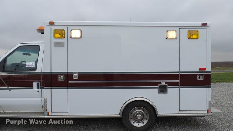 image for item DE4974 1993 Ford Econoline E350 ambulance