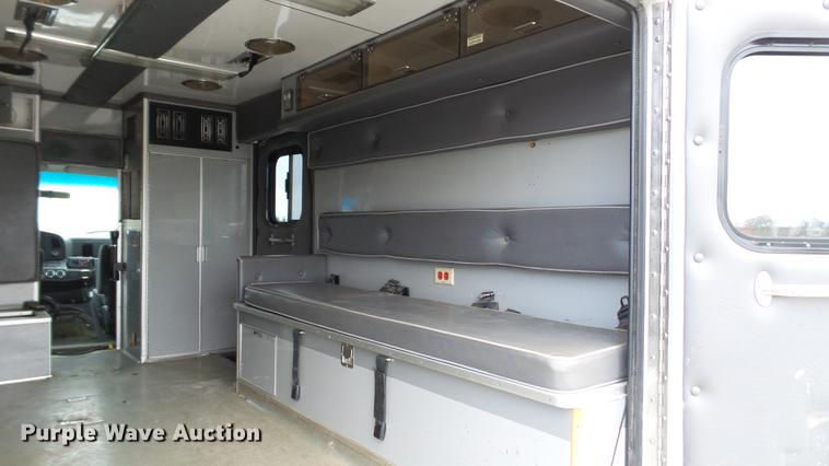 image for item DE4974 1993 Ford Econoline E350 ambulance