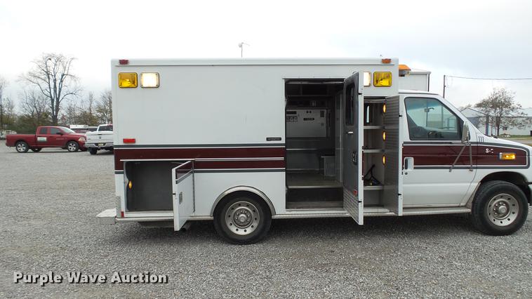 image for item DE4974 1993 Ford Econoline E350 ambulance