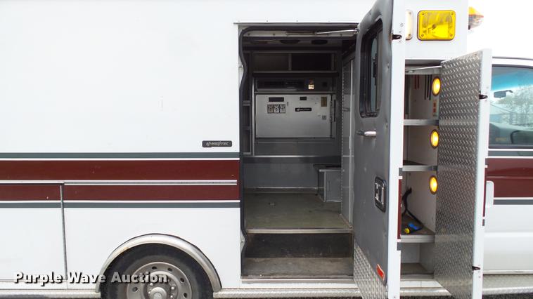 image for item DE4974 1993 Ford Econoline E350 ambulance