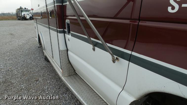 image for item DE4974 1993 Ford Econoline E350 ambulance