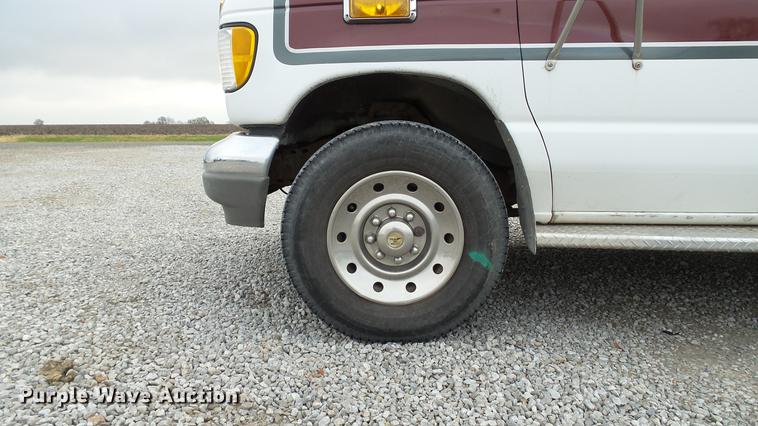 image for item DE4974 1993 Ford Econoline E350 ambulance