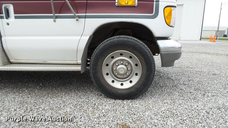image for item DE4974 1993 Ford Econoline E350 ambulance
