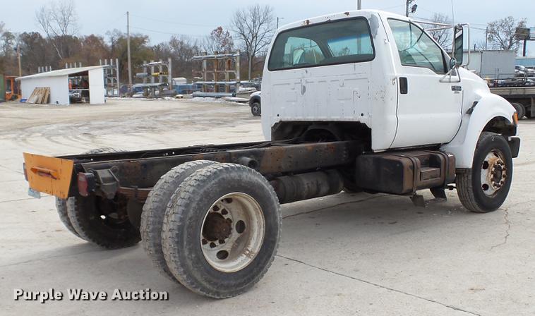 image for item DE4985 2000 Ford F650 Super Duty XL truck cab and chassis