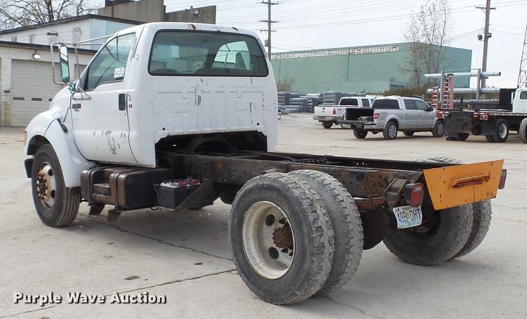 image for item DE4985 2000 Ford F650 Super Duty XL truck cab and chassis