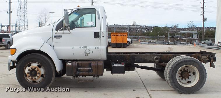 image for item DE4985 2000 Ford F650 Super Duty XL truck cab and chassis