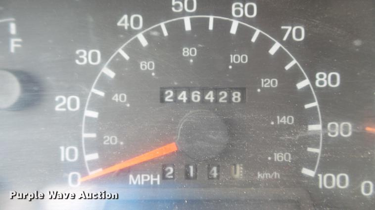 image for item DE4985 2000 Ford F650 Super Duty XL truck cab and chassis