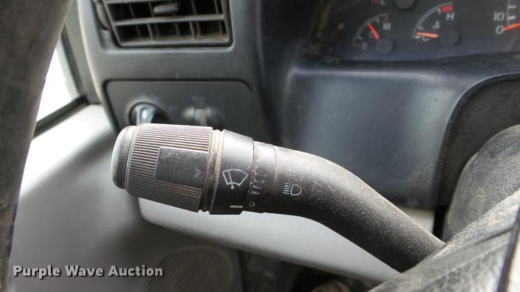 image for item DE4985 2000 Ford F650 Super Duty XL truck cab and chassis