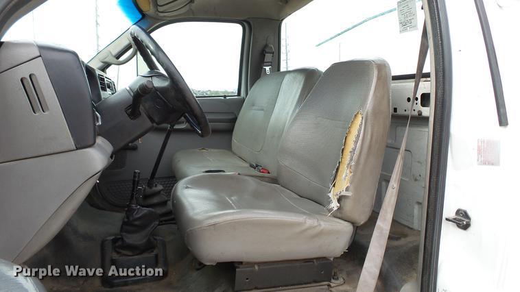 image for item DE4985 2000 Ford F650 Super Duty XL truck cab and chassis