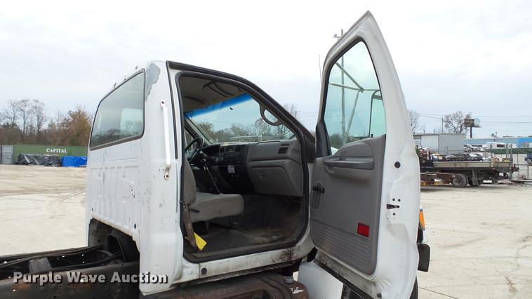 image for item DE4985 2000 Ford F650 Super Duty XL truck cab and chassis