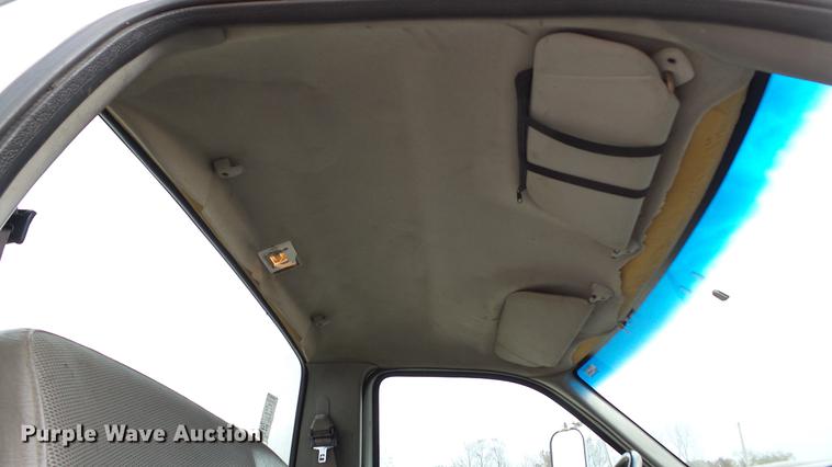 image for item DE4985 2000 Ford F650 Super Duty XL truck cab and chassis