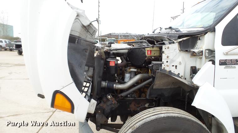 image for item DE4985 2000 Ford F650 Super Duty XL truck cab and chassis