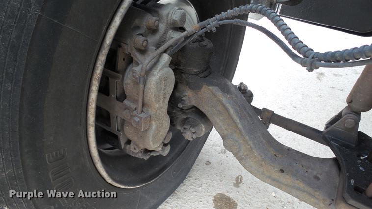 image for item DE4985 2000 Ford F650 Super Duty XL truck cab and chassis