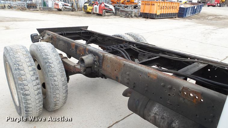 image for item DE4985 2000 Ford F650 Super Duty XL truck cab and chassis