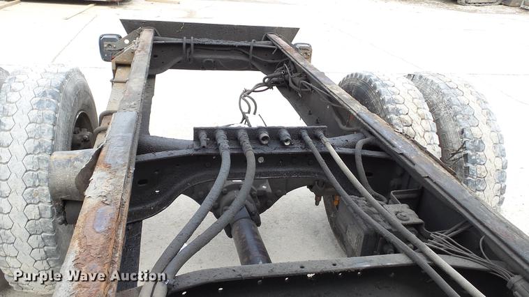 image for item DE4985 2000 Ford F650 Super Duty XL truck cab and chassis