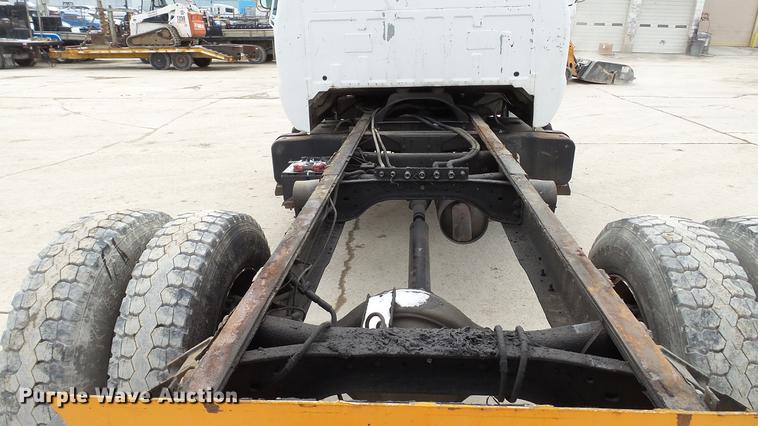 image for item DE4985 2000 Ford F650 Super Duty XL truck cab and chassis