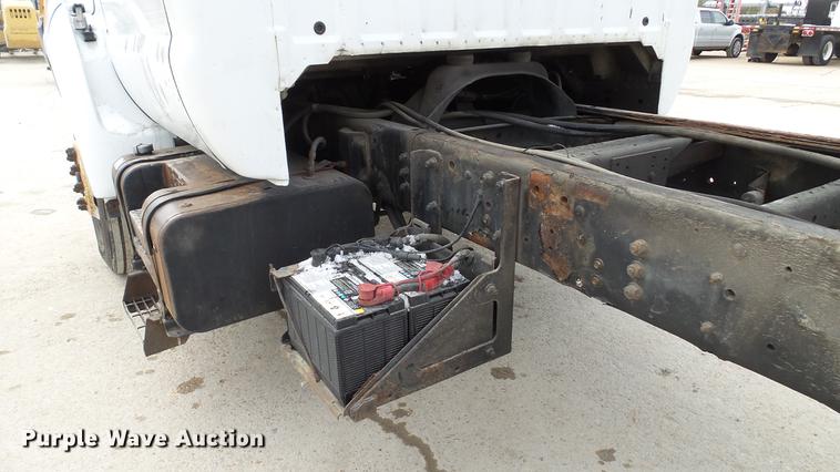 image for item DE4985 2000 Ford F650 Super Duty XL truck cab and chassis