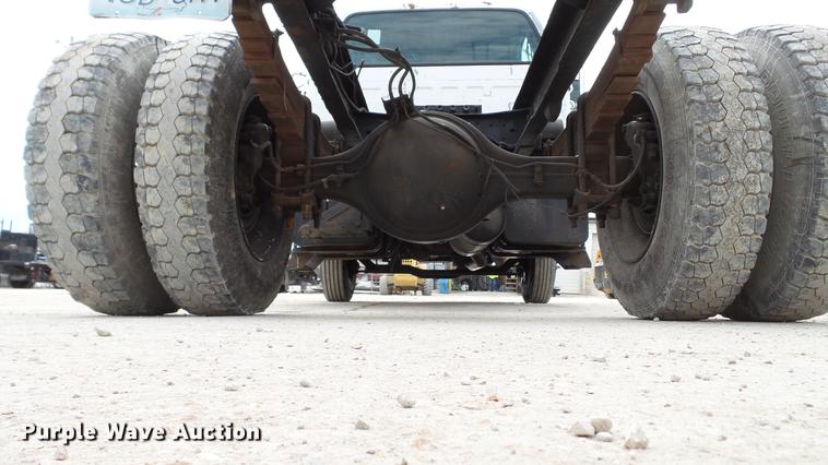 image for item DE4985 2000 Ford F650 Super Duty XL truck cab and chassis