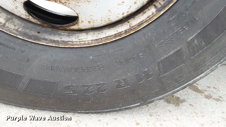 image for item DE4985 2000 Ford F650 Super Duty XL truck cab and chassis