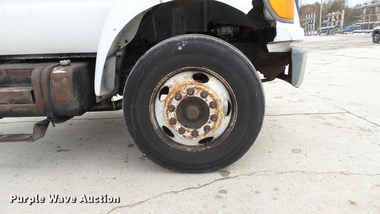 image for item DE4985 2000 Ford F650 Super Duty XL truck cab and chassis