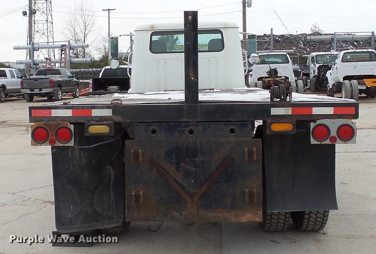 image for item DE4986 1998 International 4700 flatbed truck