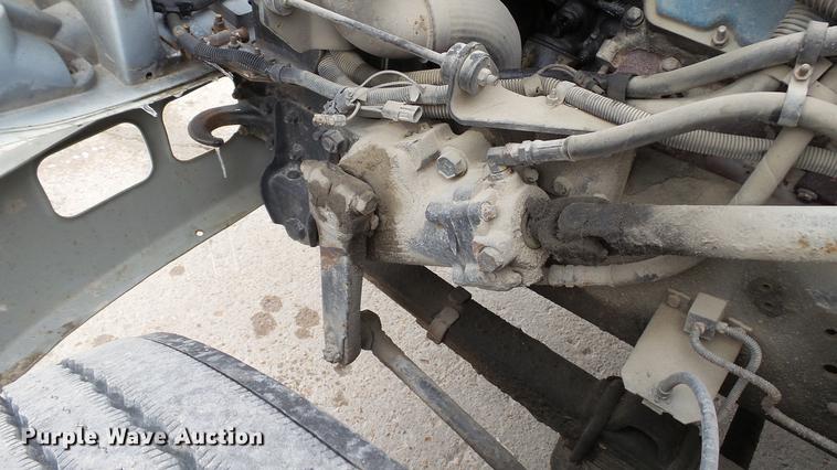 image for item DE4986 1998 International 4700 flatbed truck