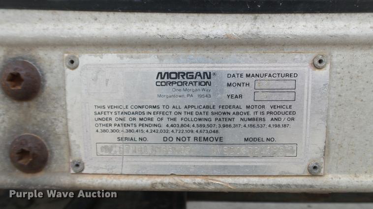 image for item DE4986 1998 International 4700 flatbed truck