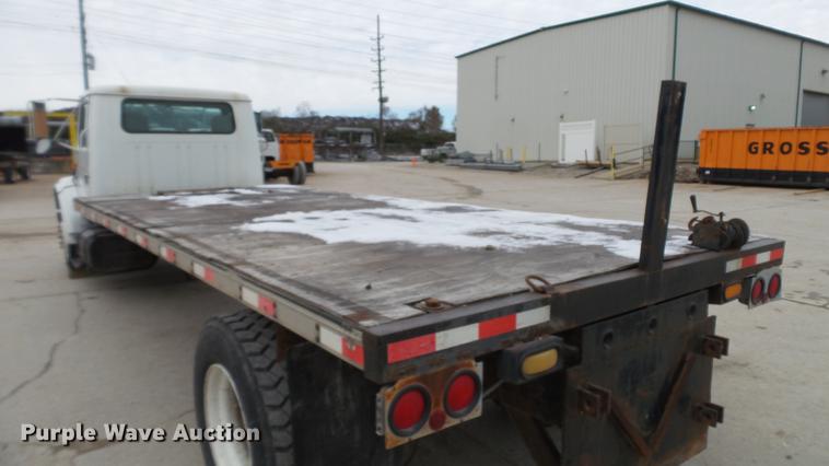 image for item DE4986 1998 International 4700 flatbed truck