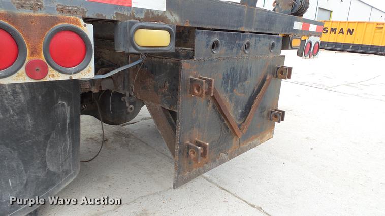 image for item DE4986 1998 International 4700 flatbed truck