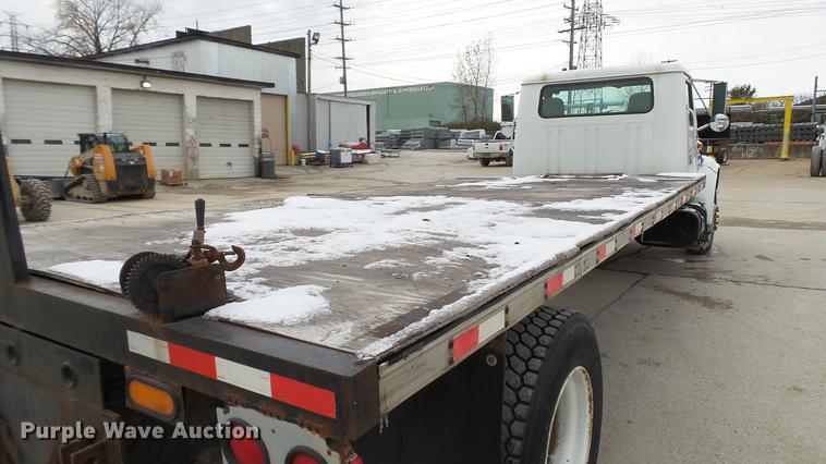 image for item DE4986 1998 International 4700 flatbed truck