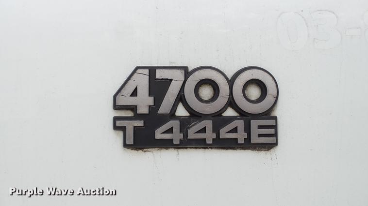 image for item DE4986 1998 International 4700 flatbed truck