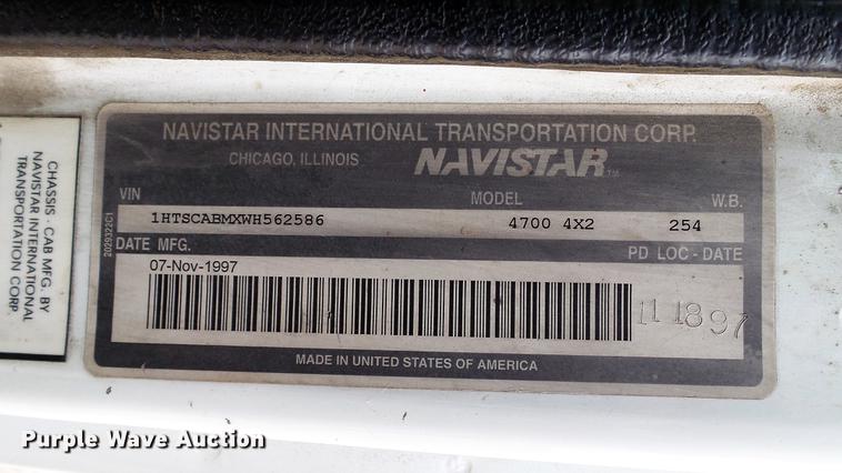 image for item DE4986 1998 International 4700 flatbed truck